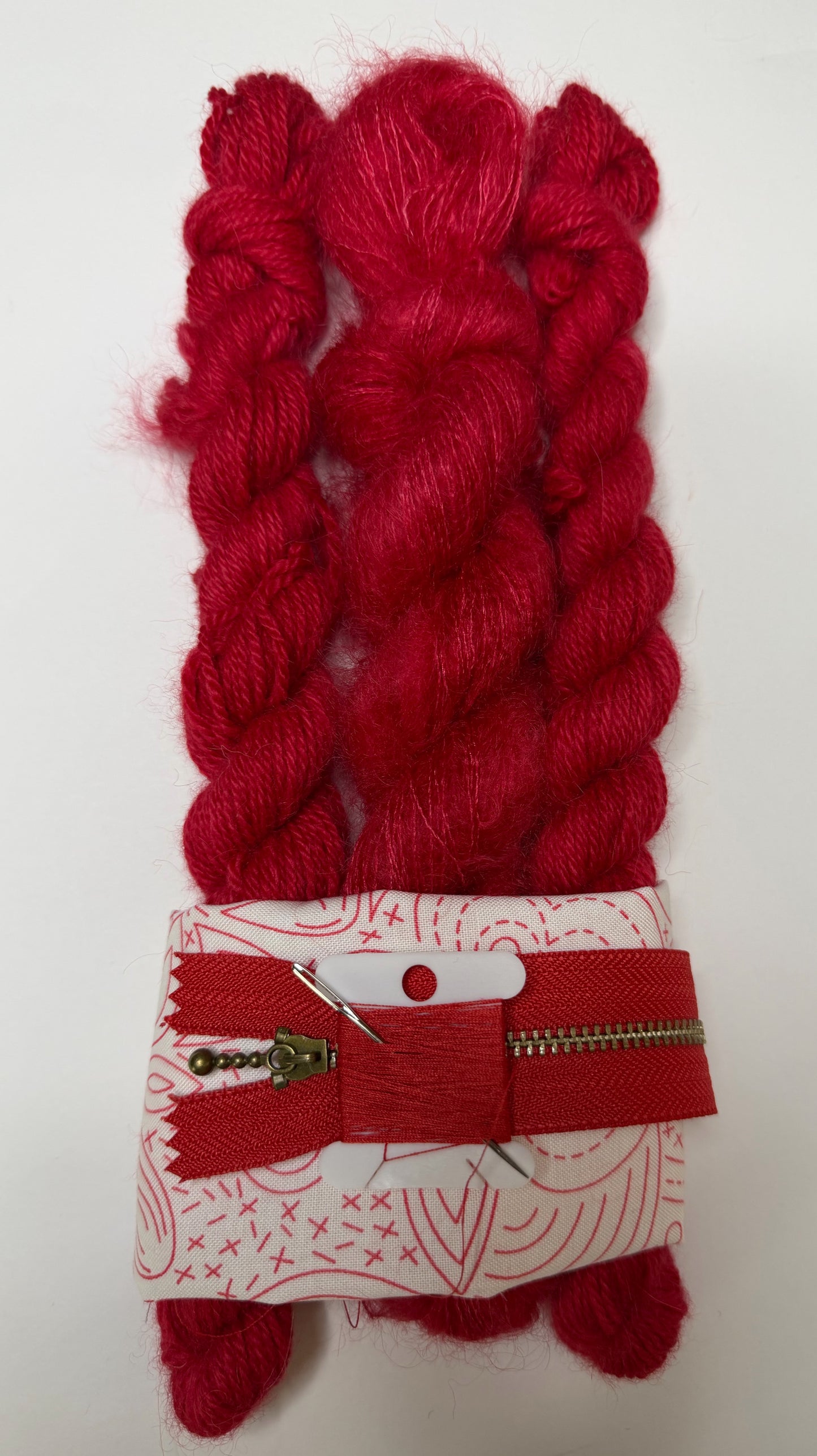 Make Up Kit: Marie Case Medium by Petite Knit