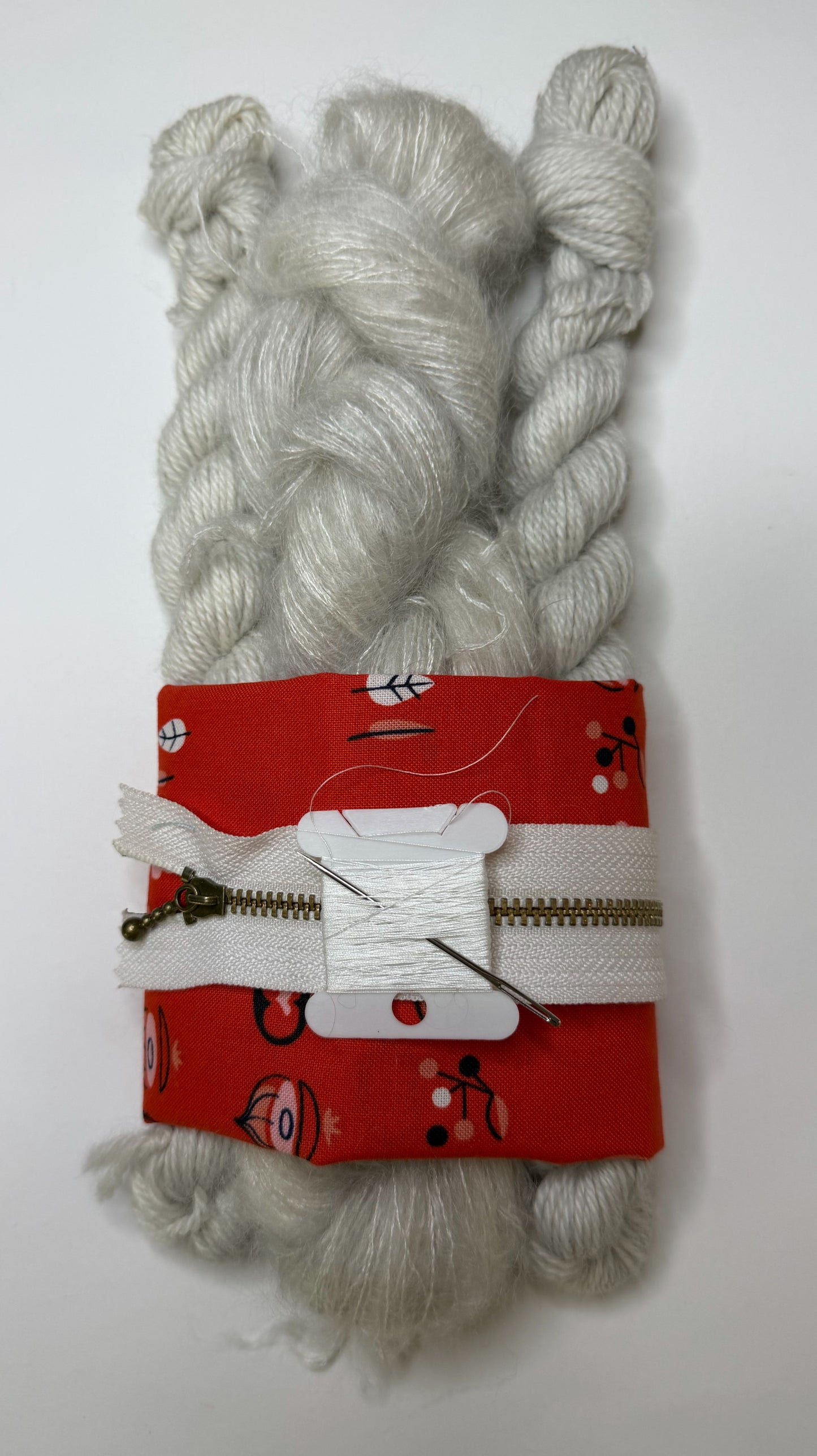 Make Up Kit: Marie Case Medium by Petite Knit