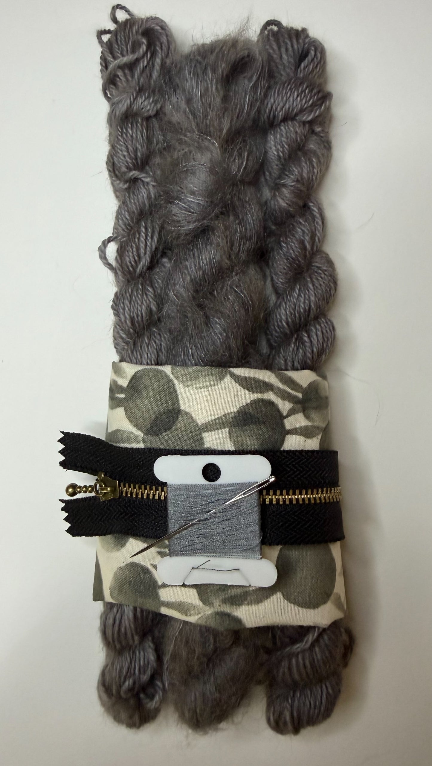 Make Up Kit: Marie Case Medium by Petite Knit