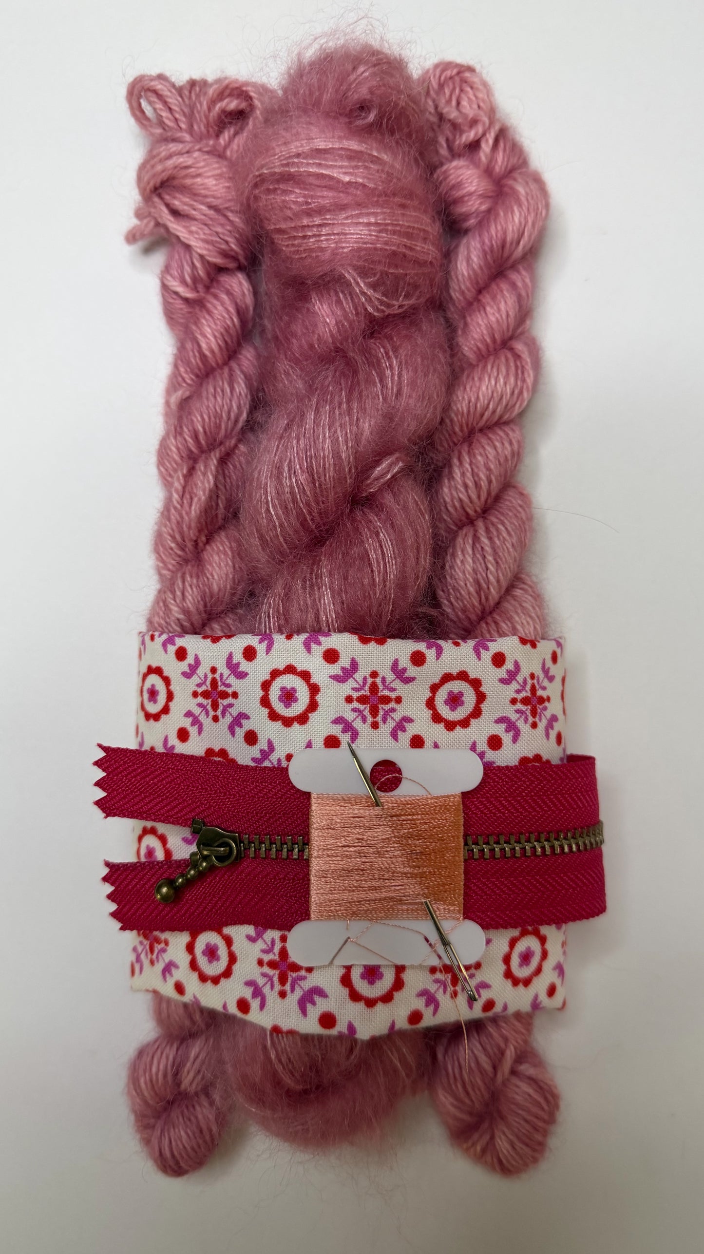 Make Up Kit: Marie Case Medium by Petite Knit